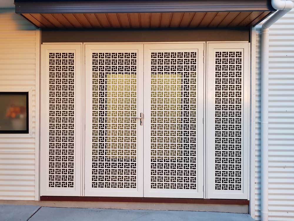 outdoor decorative screens